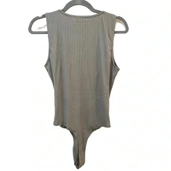NWT LOVE FIRE Metal Notch Dark Gray Ribbed Bodysuit Sleeveless Ribbed Medium - Picture 6 of 9